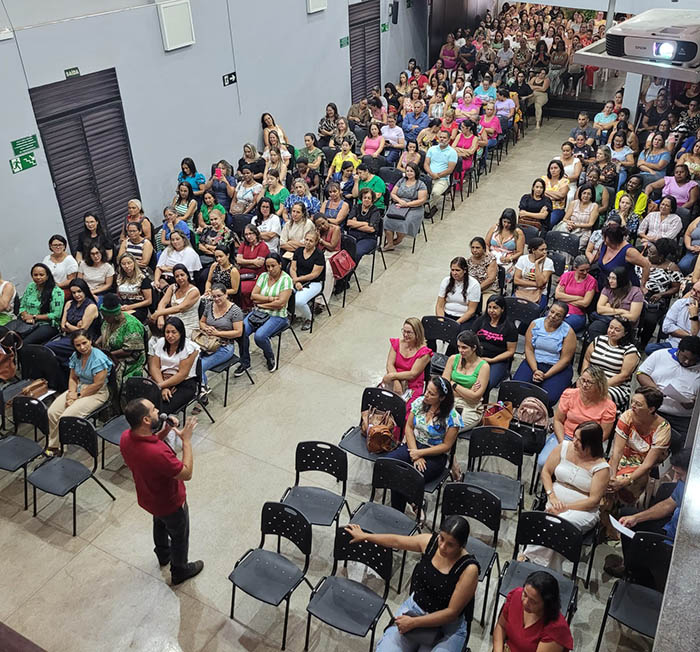 Encontro de profissionais da educação marca abertura do ano letivo de